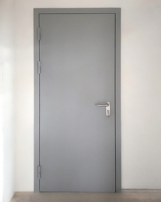 Серая огнестойкая дверь